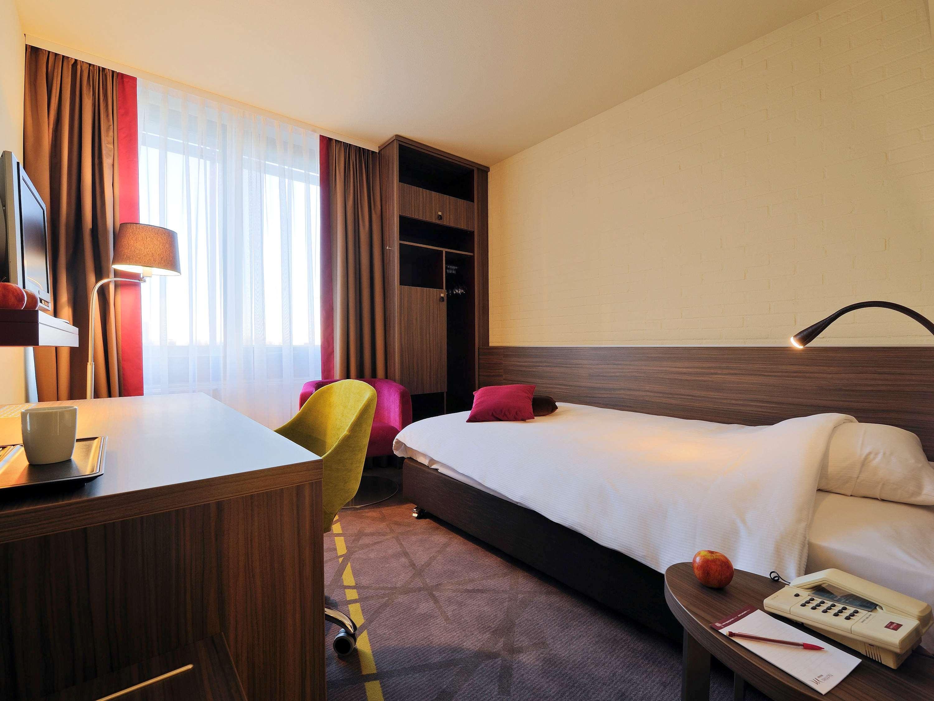 Mercure Hotel Groningen Martiniplaza Экстерьер фото