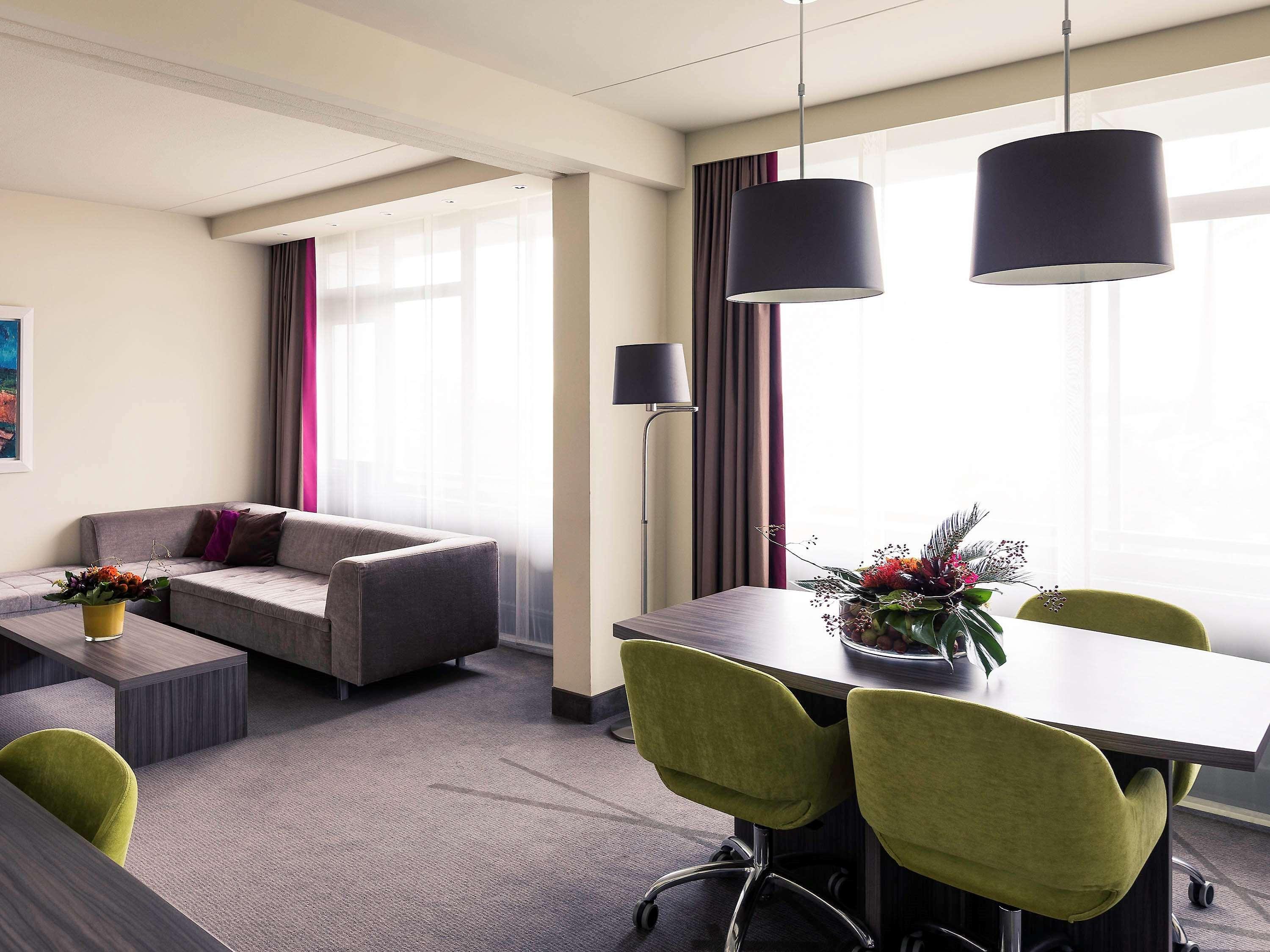 Mercure Hotel Groningen Martiniplaza Экстерьер фото