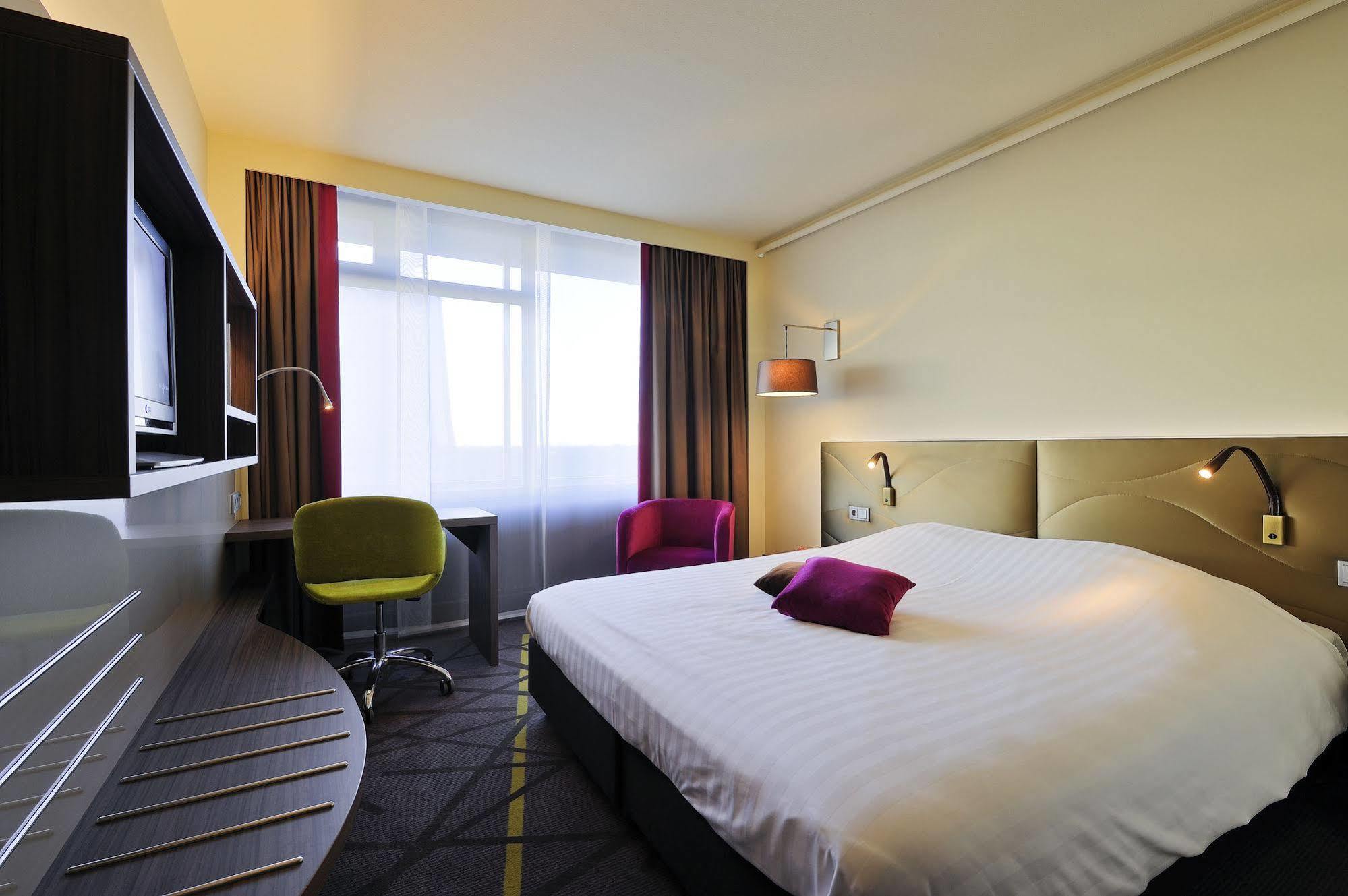 Mercure Hotel Groningen Martiniplaza Экстерьер фото